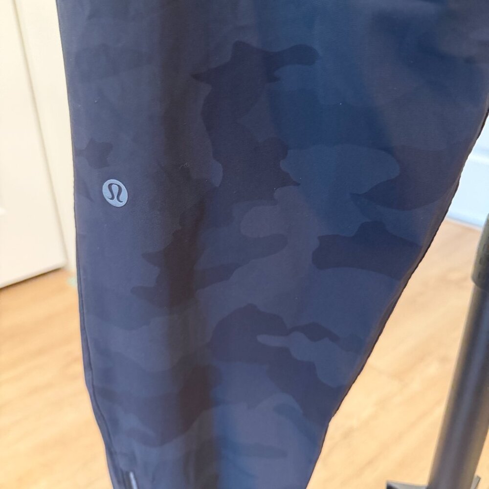 Men's Lululemon Surge Joggers 29" Inseam - Picture 9 of 12